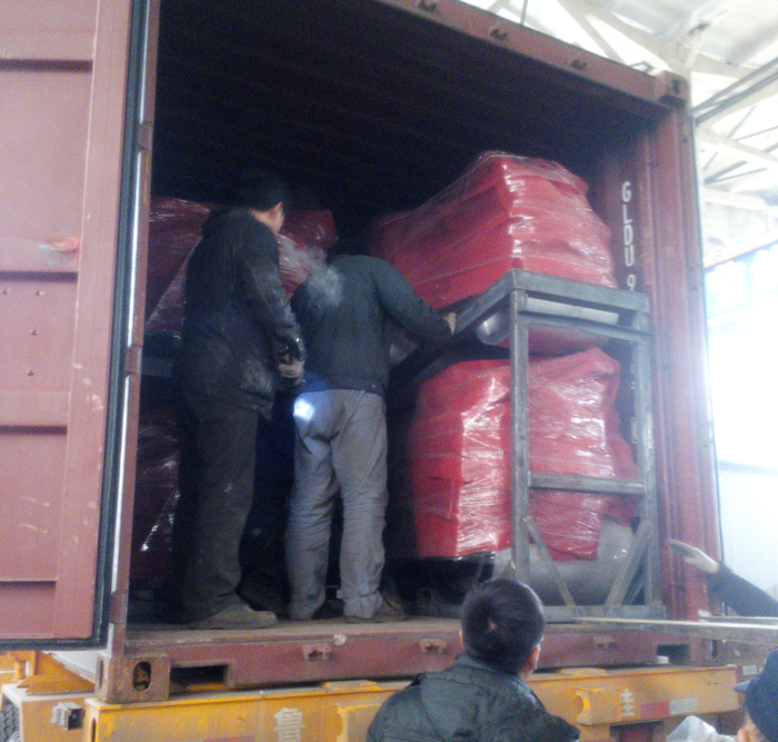 沃爾華集團(tuán)92臺(tái)壓路機(jī)順利出口印度尼西亞 沃爾華集團(tuán)92臺(tái)壓路機(jī)順利出口印度尼西亞