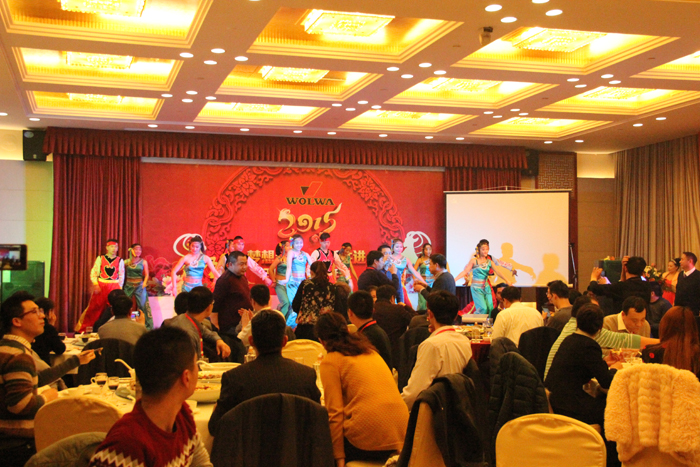 山東沃爾華工程機(jī)械有限公司隆重舉行2015年代理商年會(huì) 山東沃爾華工程機(jī)械有限公司隆重舉行2015年代理商年會(huì)