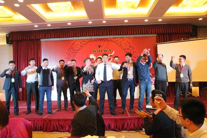 山東沃爾華工程機(jī)械有限公司隆重舉行2015年代理商年會(huì) 山東沃爾華工程機(jī)械有限公司隆重舉行2015年代理商年會(huì)