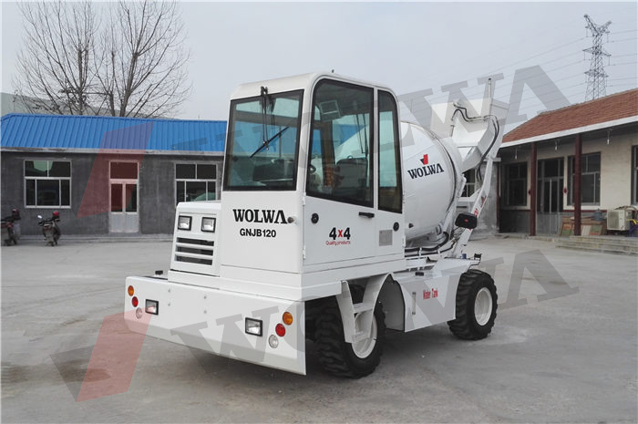 沃爾華集團2臺混凝土自動上料車順利出口法國 沃爾華集團2臺混凝土自動上料車順利出口法國