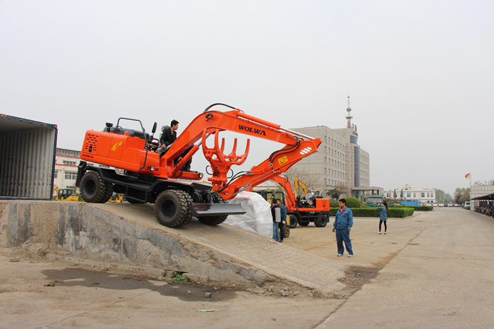 熱烈祝賀沃爾華集團4臺輪式挖掘機順利出口泰國 熱烈祝賀沃爾華集團4臺輪式挖掘機順利出口泰國