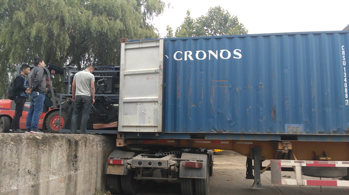 沃爾華集團(tuán)一批滑移裝載機(jī)出口南美 沃爾華集團(tuán)一批滑移裝載機(jī)出口南美