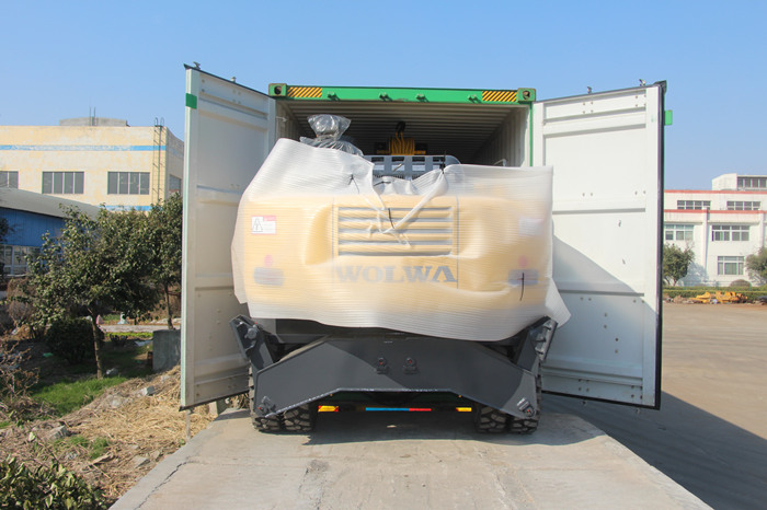 沃爾華集團(tuán)2臺(tái)挖掘機(jī)出口越南 沃爾華集團(tuán)2臺(tái)挖掘機(jī)出口越南