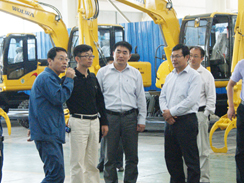 中華人民共和國財政部領(lǐng)導一行蒞臨沃爾華集團視察工作